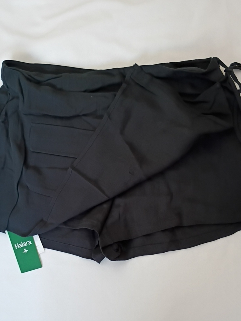HALARA Medium NWT Black Faux-Wrap Women’s Athleisure Skort Shorts P019